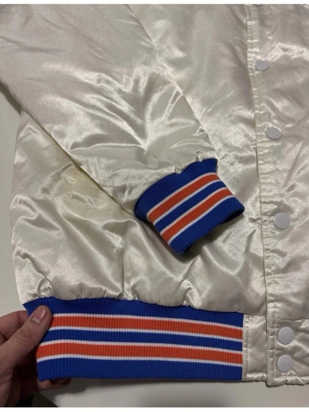 VINTAGE Starter New York Knicks White Cream Limited Edition Jacket XL - Picture 6 of 9